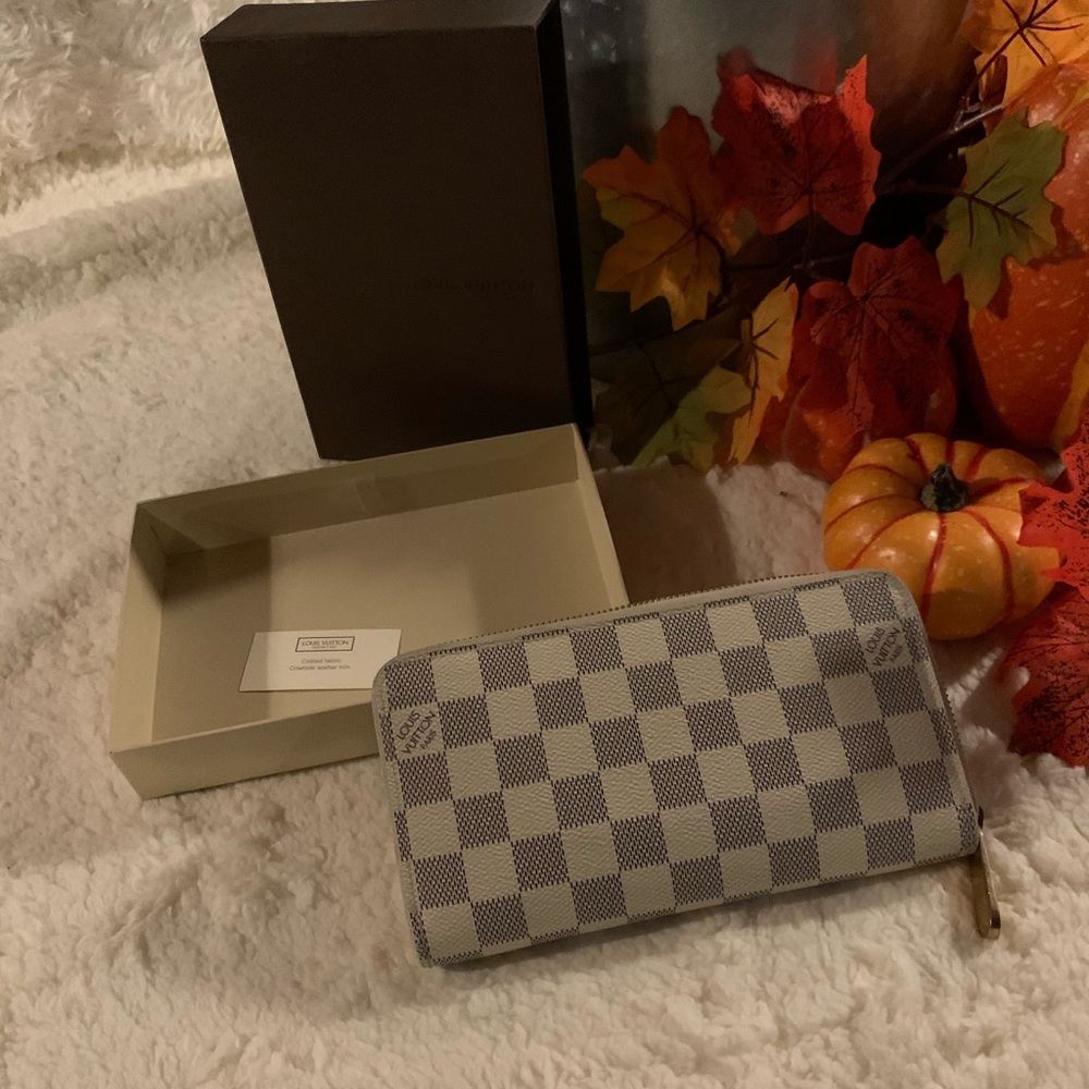 Auth Louis Vuitton Damier Azur Zippy Wallet